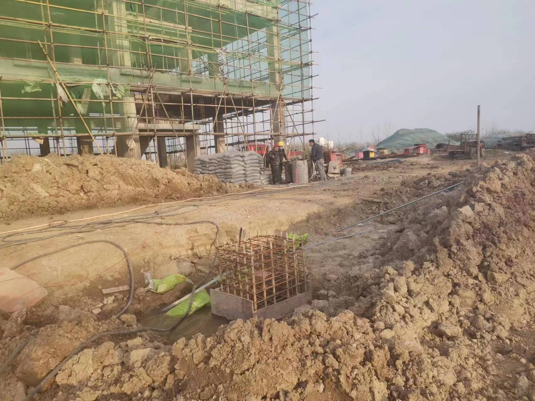 友好当桥梁出现裂缝的时候应该及时加固修补